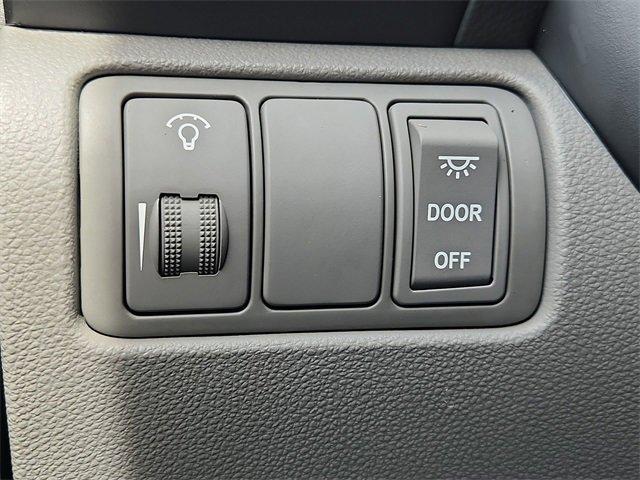 Photo of 2014 Glacier Blue Kia Sedona