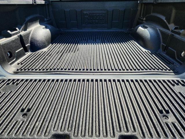 Photo of 2022 Bright White Clearcoat RAM 1500