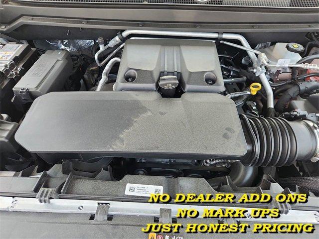 Photo of 2025 White Chevrolet Colorado