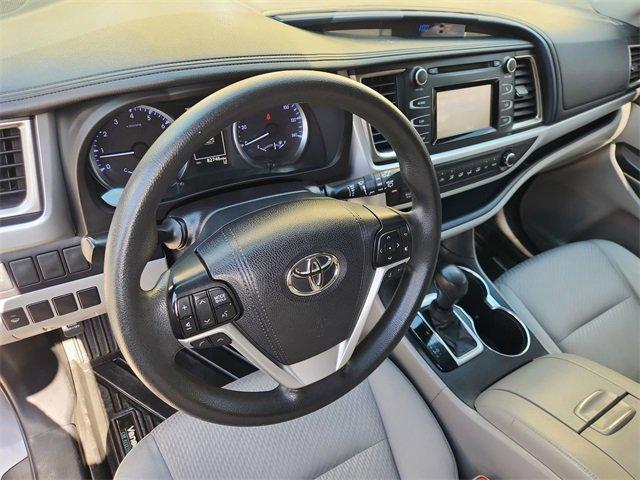 Photo of 2019 Predawn Gray Mica Toyota Highlander