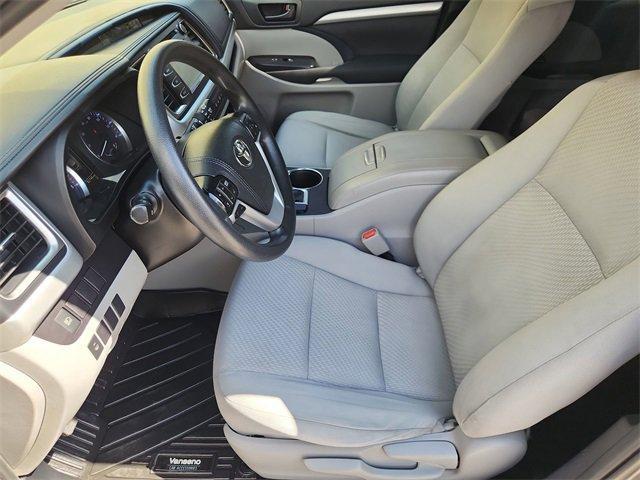 Photo of 2019 Predawn Gray Mica Toyota Highlander