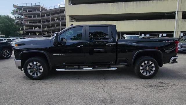 Photo of 2022 Mosaic Black Metallic Chevrolet Silverado 2500
