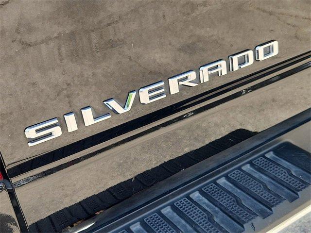Photo of 2022 Mosaic Black Metallic Chevrolet Silverado 2500