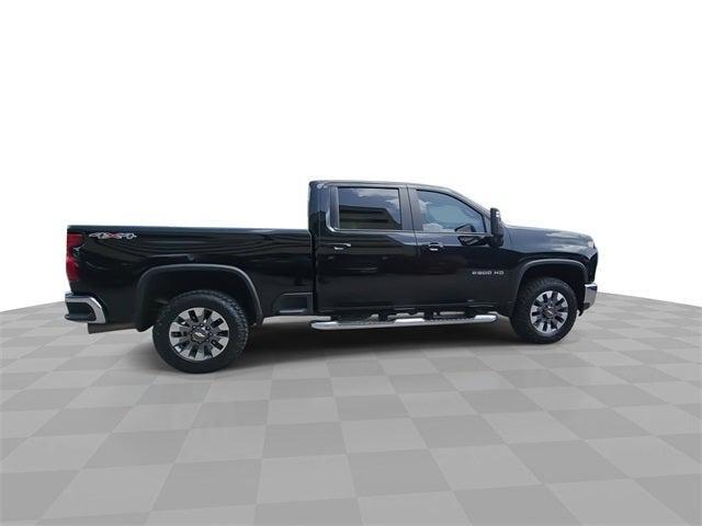 Photo of 2022 Mosaic Black Metallic Chevrolet Silverado 2500