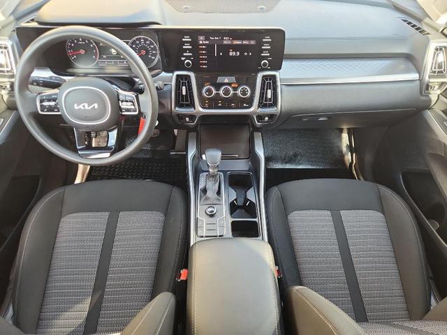 Photo of 2022 Gravity Gray Kia Sorento