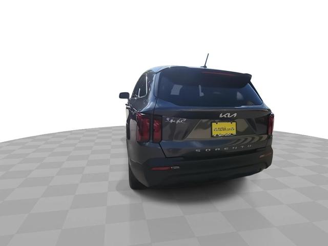Photo of 2022 Gravity Gray Kia Sorento