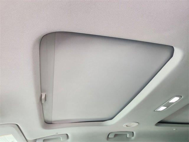 Photo of 2020 Summit White Chevrolet Traverse
