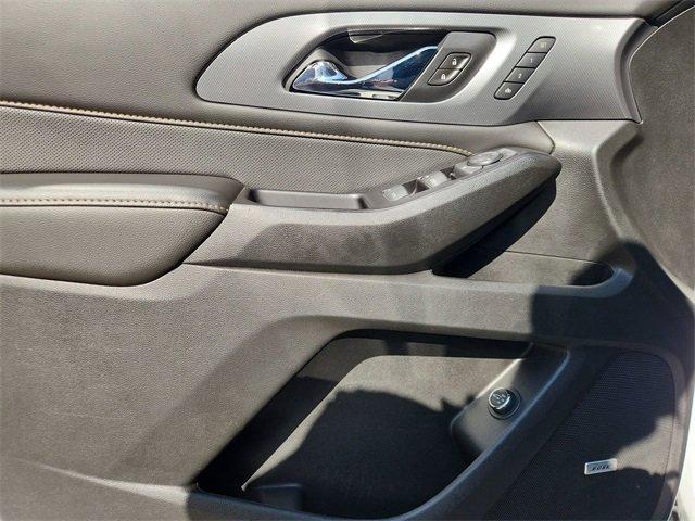 Photo of 2020 Summit White Chevrolet Traverse