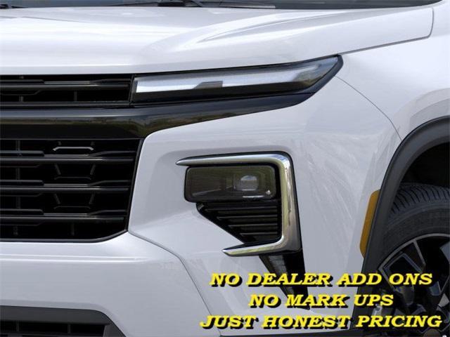Photo of 2025 White Chevrolet Traverse