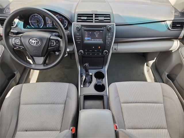 Photo of 2016 Super White Toyota Camry