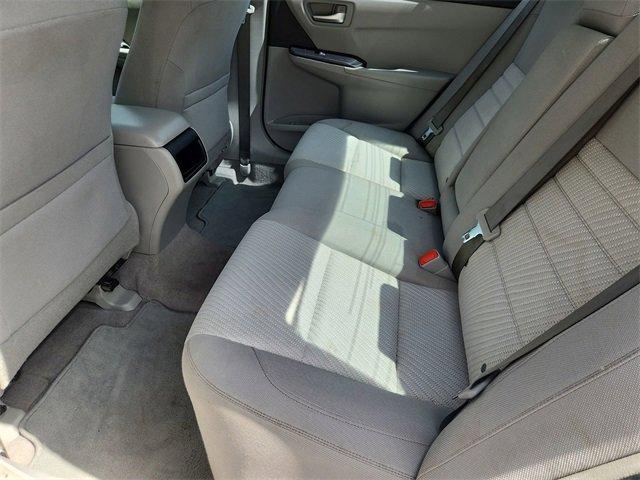 Photo of 2016 Super White Toyota Camry