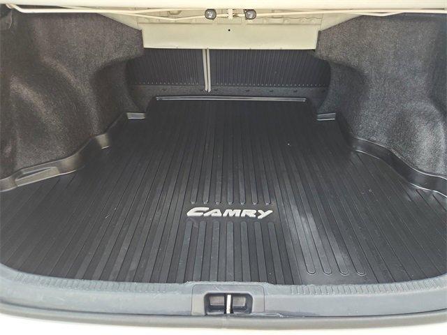 Photo of 2016 Super White Toyota Camry
