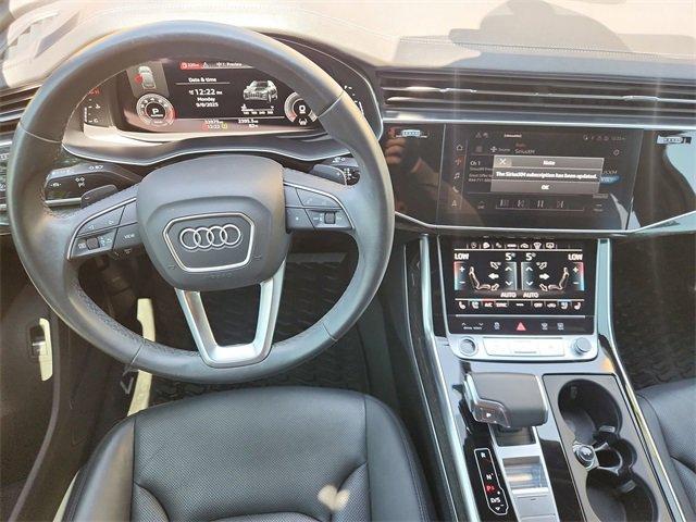 Photo of 2023 Mythos Black Metallic Audi Q7