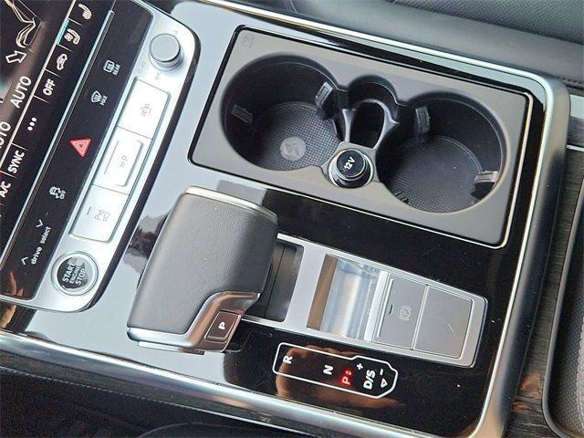 Photo of 2023 Mythos Black Metallic Audi Q7