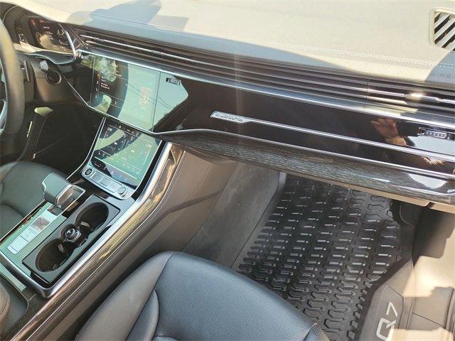 Photo of 2023 Mythos Black Metallic Audi Q7