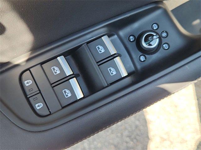 Photo of 2023 Mythos Black Metallic Audi Q7
