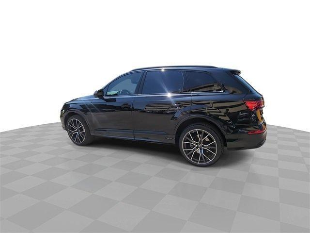 Photo of 2023 Mythos Black Metallic Audi Q7