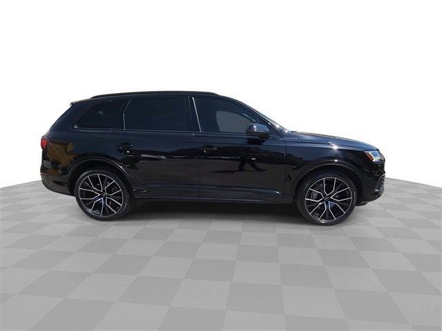 Photo of 2023 Mythos Black Metallic Audi Q7
