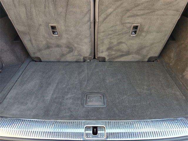 Photo of 2023 Mythos Black Metallic Audi Q7