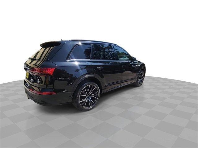Photo of 2023 Mythos Black Metallic Audi Q7