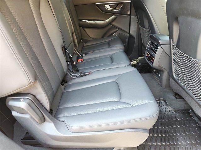 Photo of 2023 Mythos Black Metallic Audi Q7