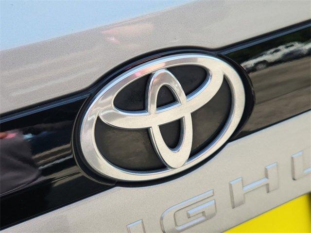 Photo of 2024 Celestial Silver Metallic Toyota Grand Highlander