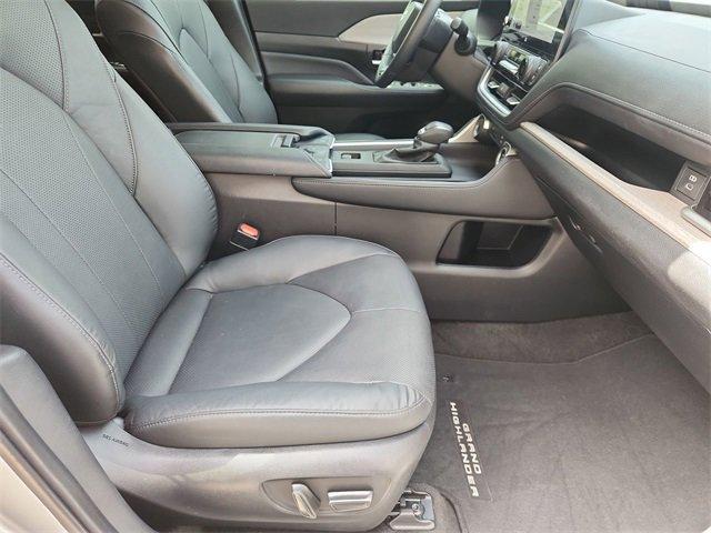 Photo of 2024 Celestial Silver Metallic Toyota Grand Highlander