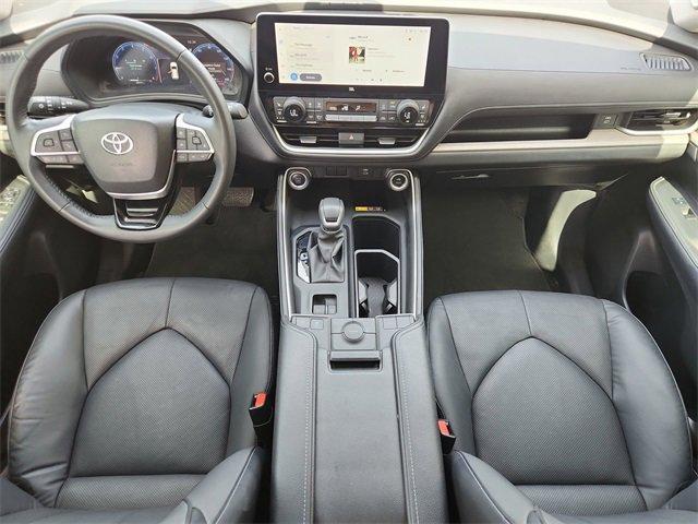 Photo of 2024 Celestial Silver Metallic Toyota Grand Highlander