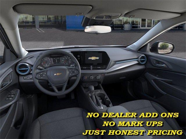 Photo of 2025 White Chevrolet Trax