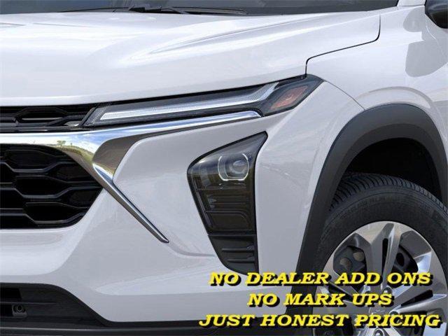 Photo of 2025 White Chevrolet Trax