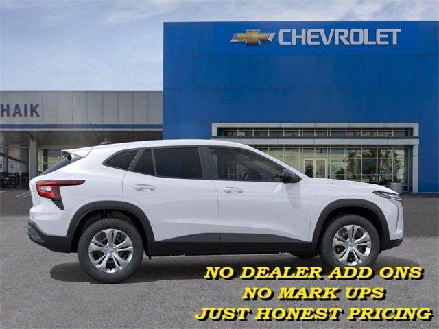 Photo of 2025 White Chevrolet Trax