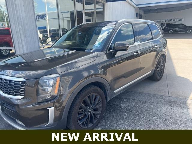 Photo of 2020 Dark Moss Kia Telluride