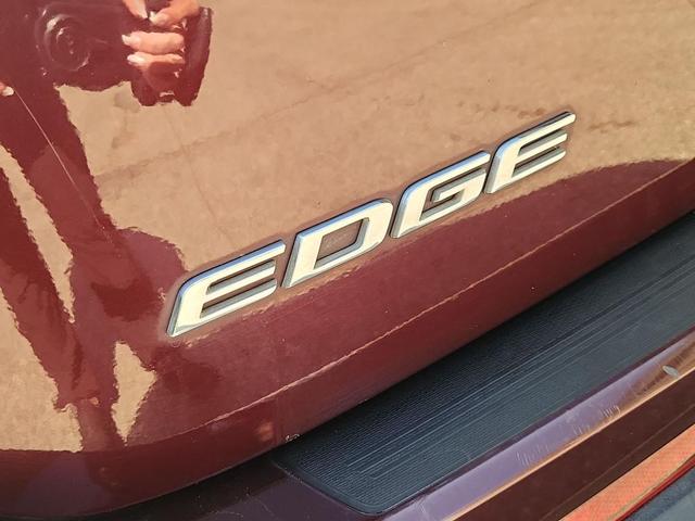 Photo of 2018 Burgundy Velvet Metallic Tinted Clearcoat Ford Edge
