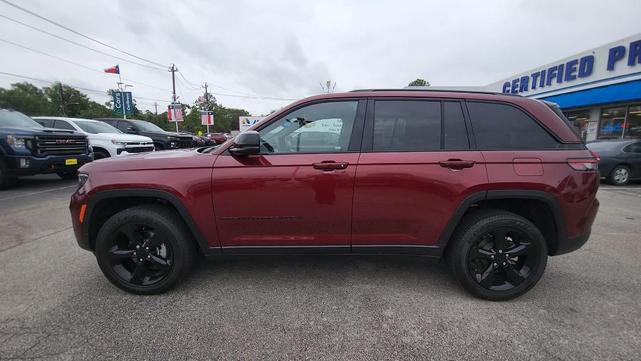 Photo of 2023 Velvet Red Pearlcoat Jeep Grand Cherokee