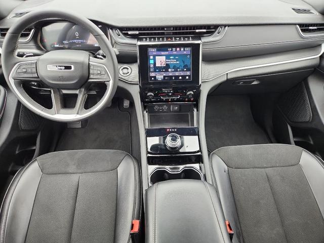 Photo of 2023 Velvet Red Pearlcoat Jeep Grand Cherokee