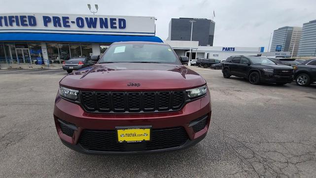 Photo of 2023 Velvet Red Pearlcoat Jeep Grand Cherokee