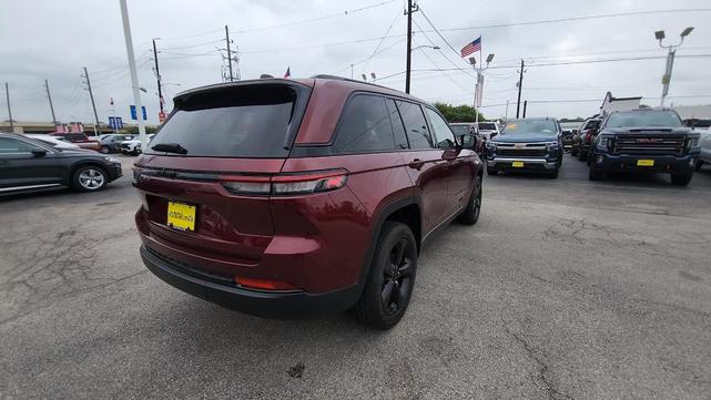 Photo of 2023 Velvet Red Pearlcoat Jeep Grand Cherokee