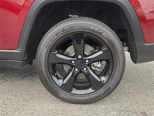 Photo of 2023 Velvet Red Pearlcoat Jeep Grand Cherokee