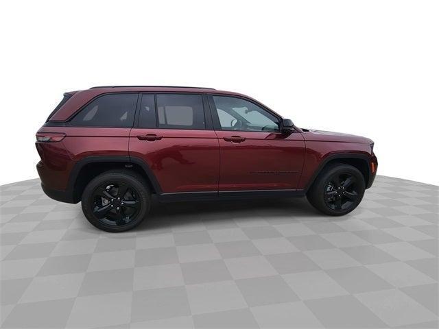 Photo of 2023 Velvet Red Pearlcoat Jeep Grand Cherokee