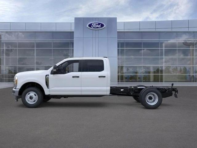 Photo of 2025 Oxford White Ford F-350