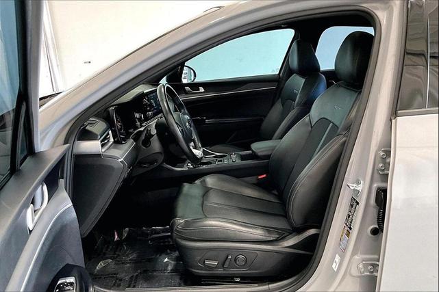 Photo of 2021 Wolf Gray Kia K5
