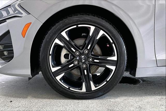 Photo of 2021 Wolf Gray Kia K5