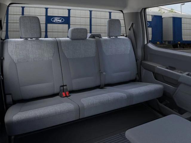 Photo of 2025 Oxford White Ford F-250