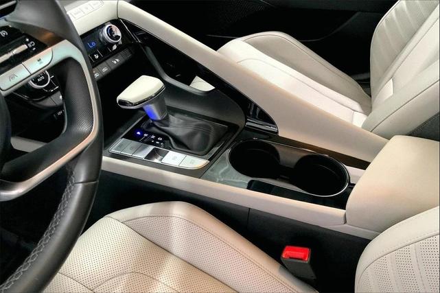 Photo of 2023 Ceramic White Hyundai ELANTRA HEV