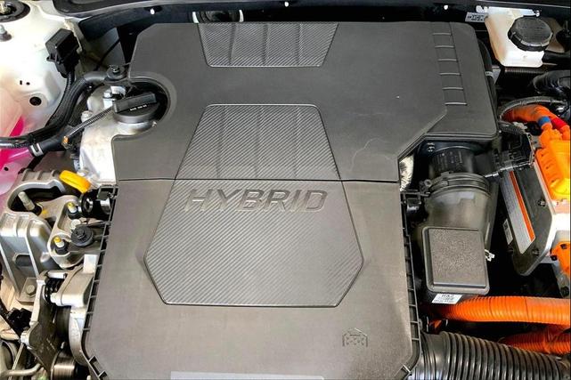 Photo of 2023 Ceramic White Hyundai ELANTRA HEV