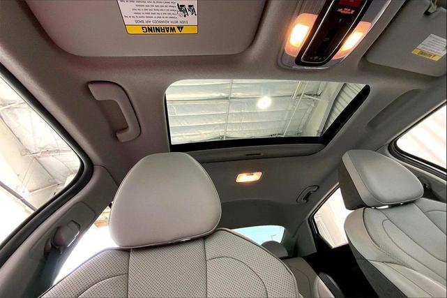 Photo of 2023 Ceramic White Hyundai ELANTRA HEV