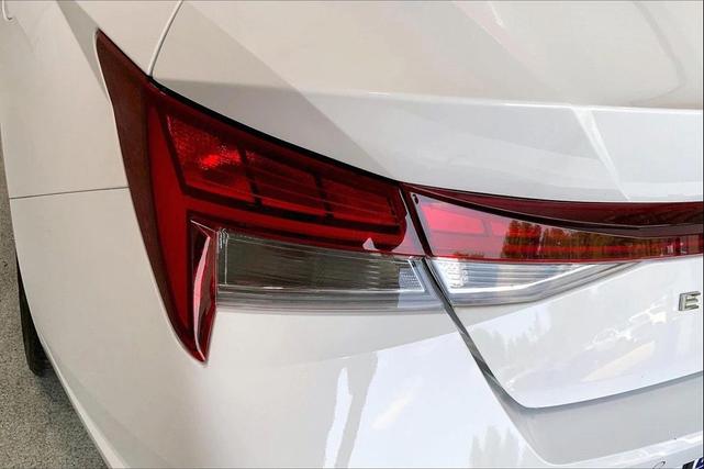 Photo of 2023 Ceramic White Hyundai ELANTRA HEV