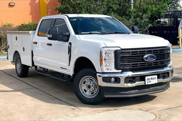 Photo of 2025 Oxford White Ford F-250