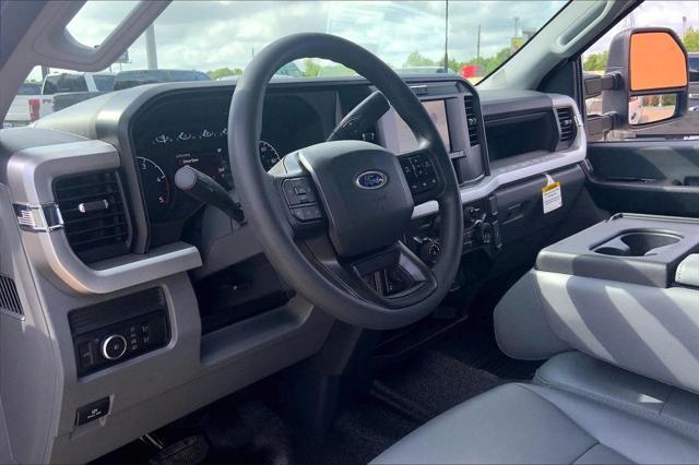 Photo of 2025 Oxford White Ford F-250
