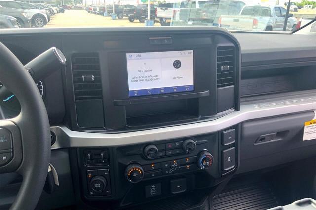 Photo of 2025 Oxford White Ford F-250